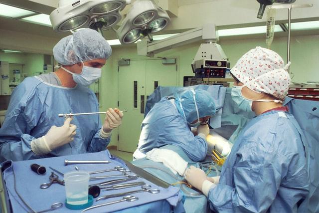 Photo of surgical team in theatre 